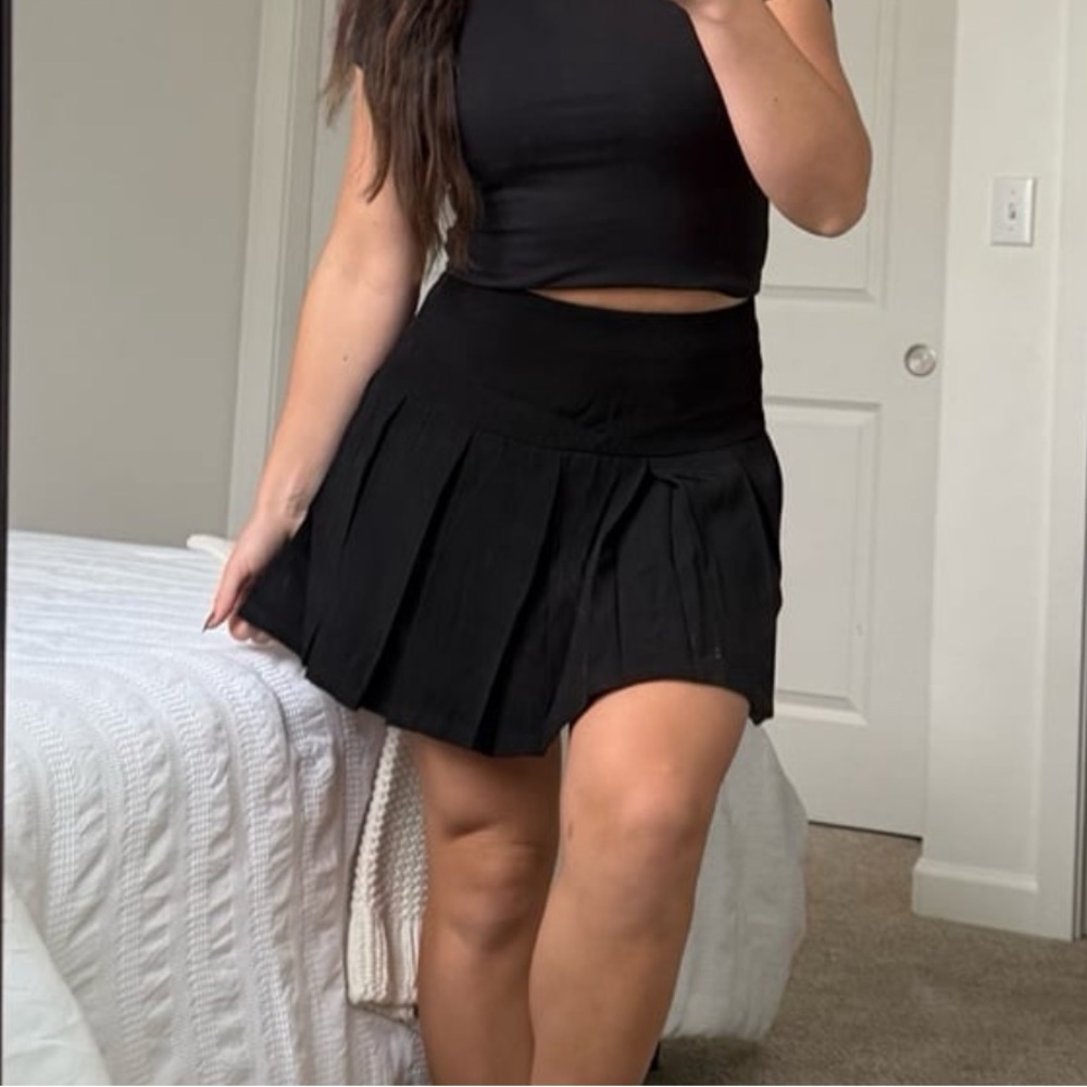 Lumiere Black Pleated Mini Skirt
